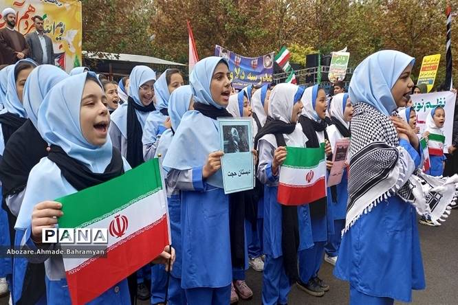 حضور دانشآموزان صفادشت در راهپیمایی روز دانش آموز