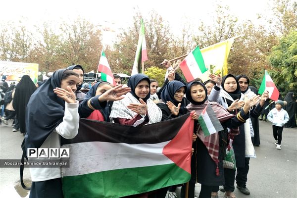 حضور دانش‌آموزان صفادشت در راهپیمایی روز دانش آموز