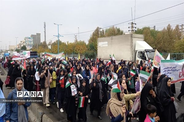 حضور دانش‌آموزان صفادشت در راهپیمایی روز دانش آموز