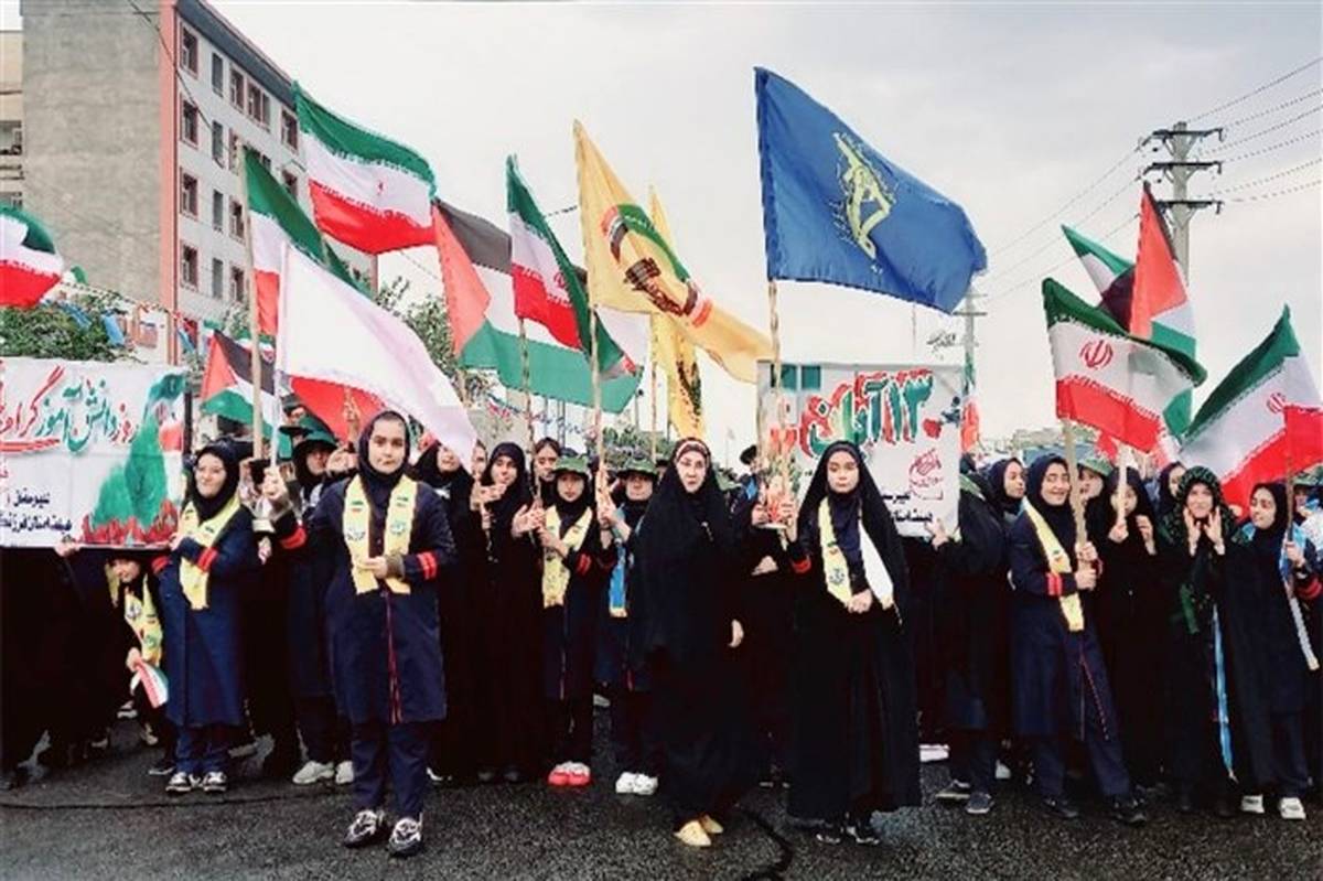 راهپیمایی ۱۳ آبان با حضور دانش‌آموزان و مردم انقلابی در شهرستان ملارد/فیلم