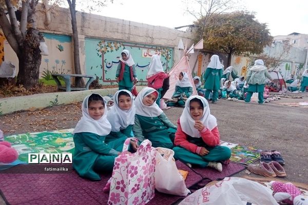 دانش‌آموزان دبستان فرشتگان شهرستان فیروزکوه روز دانش‌آموز را گرامی داشتند