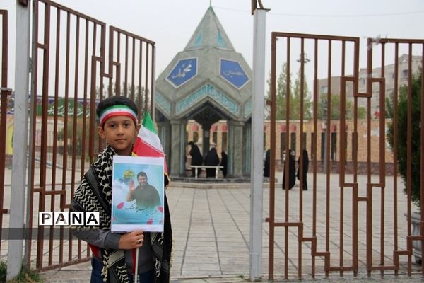 حضور دانش‌آموزان ناحیه‌یک شهرری در راهپیمایی یوم‌الله ۱۳ آبان