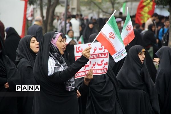 حضور دانش‌آموزان ناحیه‌یک شهرری در راهپیمایی یوم‌الله ۱۳ آبان