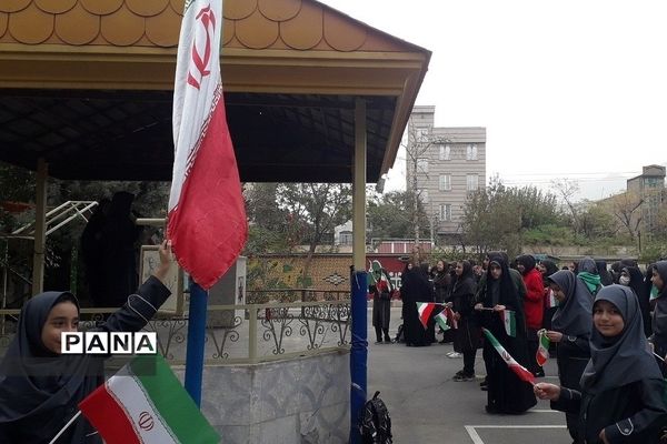 حضور دانش‌آموزان ناحیه‌یک شهرری در راهپیمایی یوم‌الله ۱۳ آبان