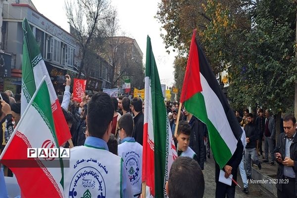 حضور پرشور اعضای سازمان دانش‌آموزی استان اردبیل در راهپیمایی یوم الله ۱۳ آبان