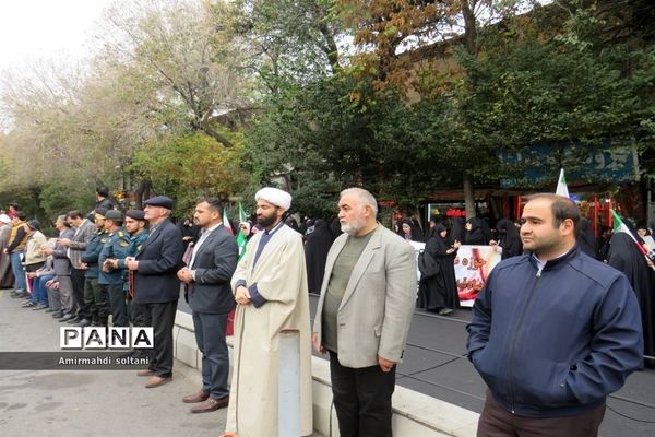 راهپیمایی بزرگ ۱۳ آبان ماه