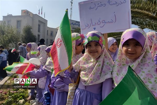 تجمع  پرشوردانش‌آموزان شیرازی در مبارزه با  استکبار