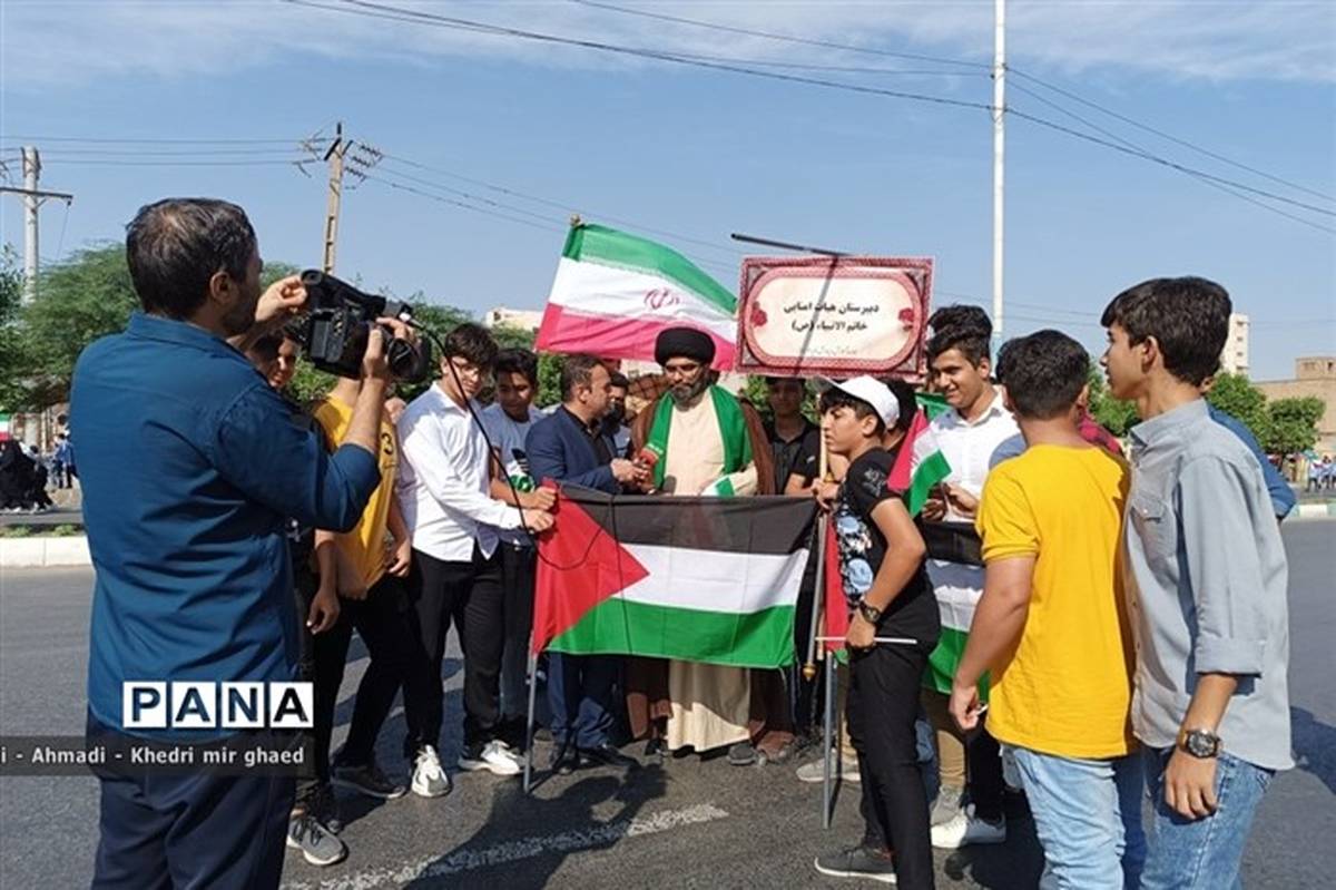 حضور پرشور دانش آموزان خوزستانی در راهپیمایی استکبار ستیزی