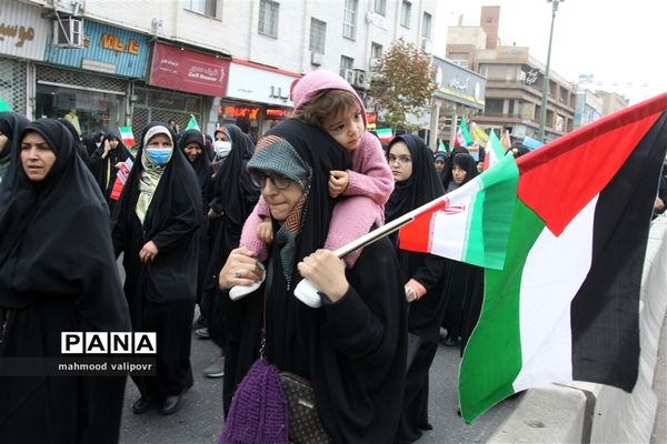 راهپیمایی ۱۳ آبان در قزوین