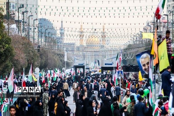 حضور پرشور و حماسی دانش‌آموزان و فرهنگیان استان خراسان رضوی در یوم الله ۱۳ آبان