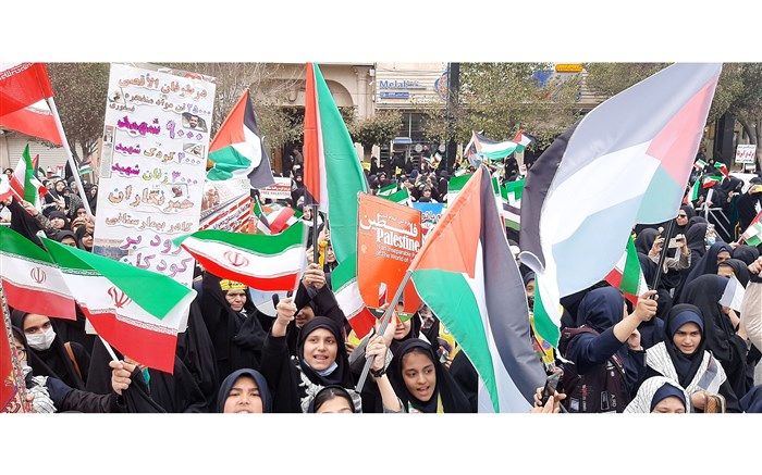 اجتماع پر شور و پر رنگ دانش آموزان و دانشجویان در راهپیمایی عظیم ۱۳ آبان ماه