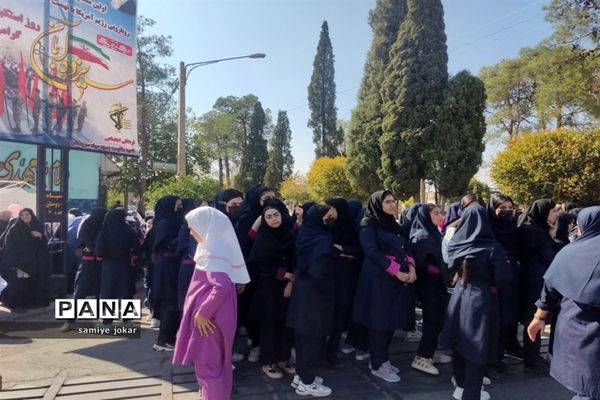 راهپیمایی 13 آبان در سروستان