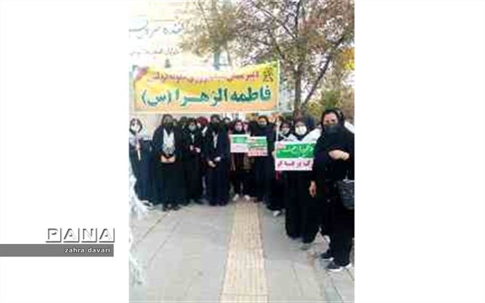 شرکت دانش آموزان دبیرستان نمونه دولتی فاطمة الزهرا(س) شیروان در راهپیمایی13آبان/فیلم