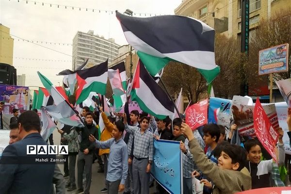 حضور دبیرستان نمونه‌دولتی مبین در راهپیمایی 13 آبان