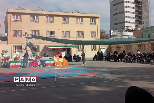 برگزاری مراسم المپیاد ورزشی و 13آبان در دبیرستان شاهد فاطمیه (س)