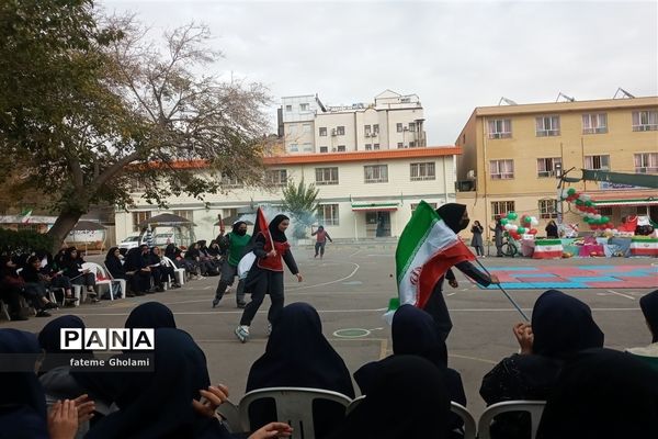 برگزاری مراسم المپیاد ورزشی و 13آبان در دبیرستان شاهد فاطمیه (س)