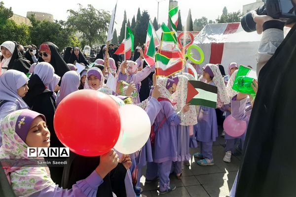 دانش‌آموزان و فرهنگیان بار دیگر در 13 آبان ماه حماسه آفریدند