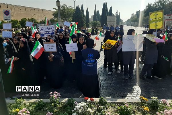 دانش‌آموزان و فرهنگیان بار دیگر در 13 آبان ماه حماسه آفریدند