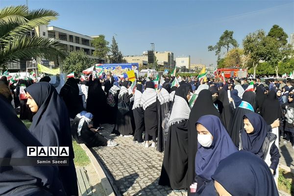 دانش‌آموزان و فرهنگیان بار دیگر در 13 آبان ماه حماسه آفریدند