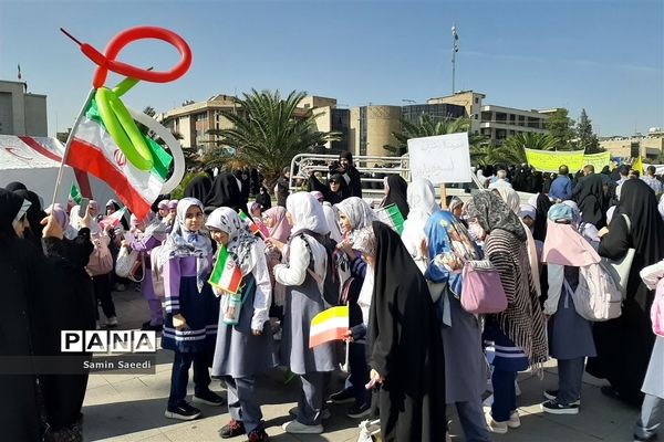 دانش‌آموزان و فرهنگیان بار دیگر در 13 آبان ماه حماسه آفریدند