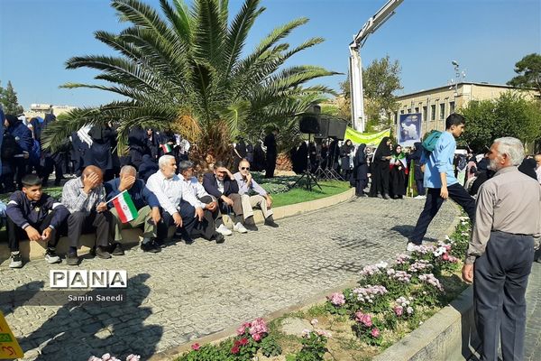 دانش‌آموزان و فرهنگیان بار دیگر در 13 آبان ماه حماسه آفریدند