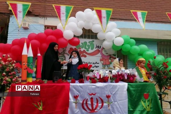 جشن روز دانش‌آموز و نواخته شدن زنگ استکبار ستیزی در مدارس منطقه ۱۸