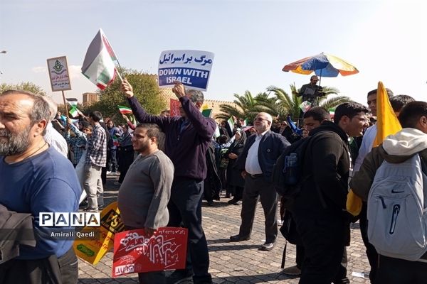 طنین شعار مرگ بر آمریکای دانش‌آموزان شیرازی در روز 13 آبان