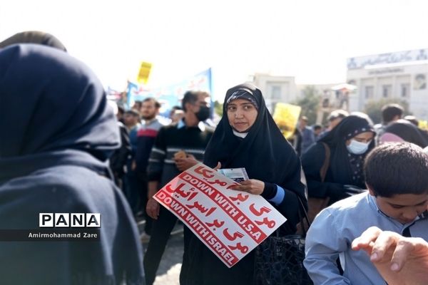 طنین شعار مرگ بر آمریکای دانش‌آموزان شیرازی در روز 13 آبان