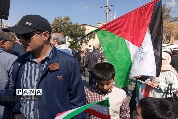 طنین شعار مرگ بر آمریکای دانش‌آموزان شیرازی در روز 13 آبان