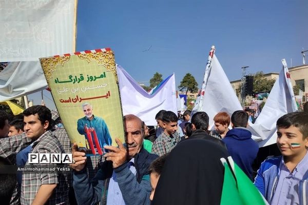 طنین شعار مرگ بر آمریکای دانش‌آموزان شیرازی در روز 13 آبان