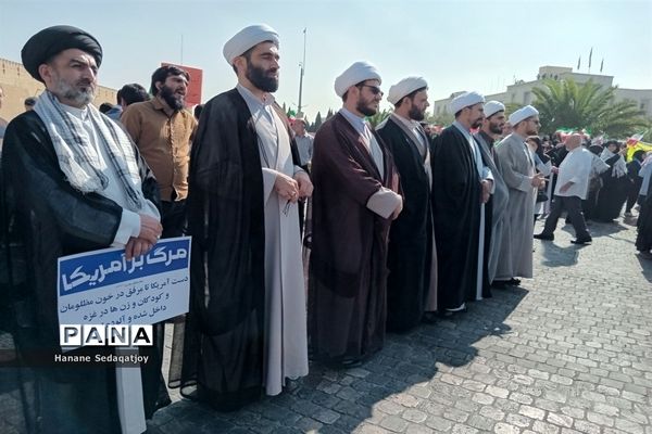 بزرگداشت روز ملی مبارزه با استکبار جهانی  در شیراز