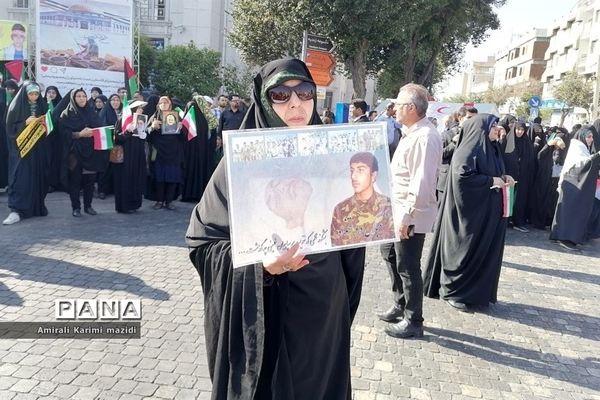 حضور پرشور دانش‌آموزان حماسه ساز شیرازی  در راهپیمایی یوم الله 13 آبان