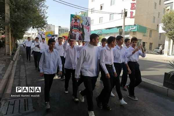 حضور پرشور دانش‌آموزان حماسه ساز شیرازی  در راهپیمایی یوم الله 13 آبان