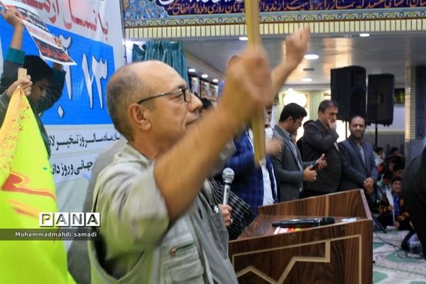 تجمع دانش‌آموزان انقلابی در مسجد جامع دلیجان