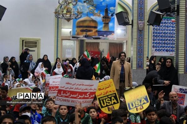 تجمع دانش‌آموزان انقلابی در مسجد جامع دلیجان