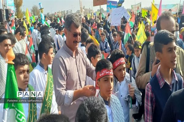 راهپیمایی ۱۳ آبان در شهرستان فلاورجان