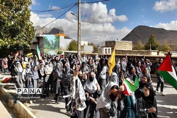 استقبال مردم شهر توره از راهپیمایی ۱۳ آبان