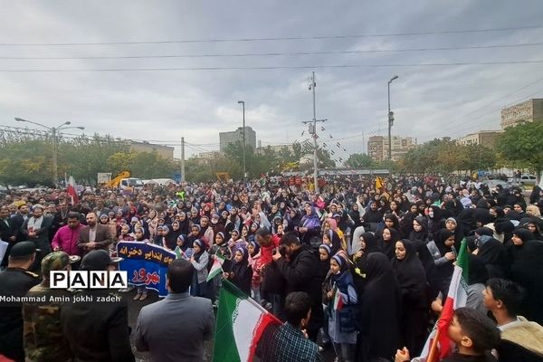 راهپیمایی روز دانش‌آموز 13 آبان در شهرستان رباط‌کریم