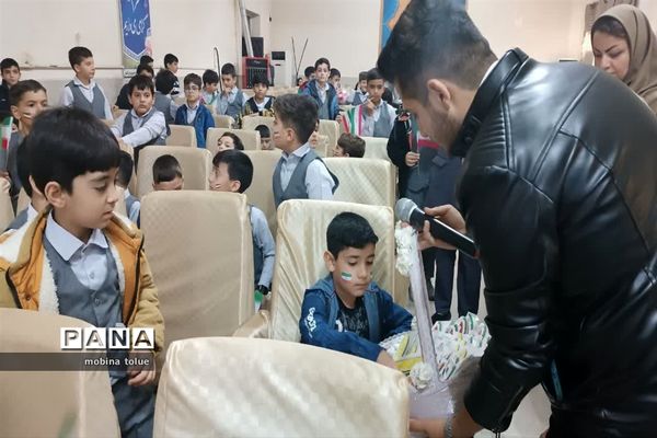 مراسم گرامیداشت هفته دانش‌آموز در مدرسه برهان علم