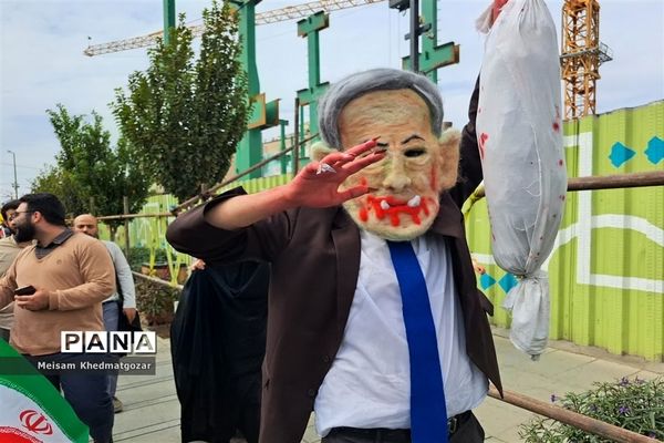 خروش طوفانی مردم قم در راهپیمایی روز ملی مبارزه با استکبار جهانی-1