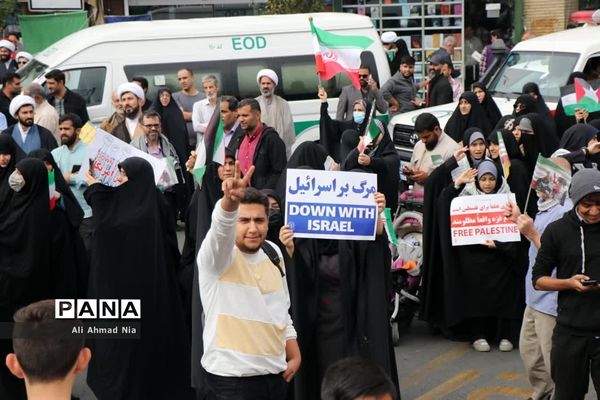 راهپیمایی مردم انقلابی قم در یوم الله 13 آبان-2