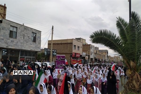 حضور دانش‌آموزان طارمی در راهپیمایی ۱۳آبان