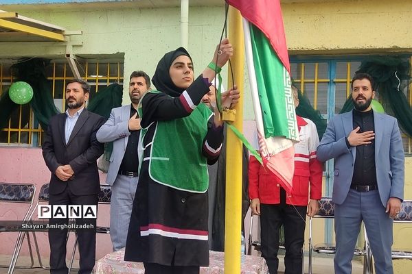 آیین زنگ استکبار ستیزی در آموزشگاه سیزدهم آبان شهرستان قرچک