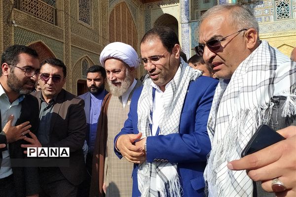 اجتماع چند هزار نفری دانش‌‌آموزان در حرم شاهچراغ (ع)