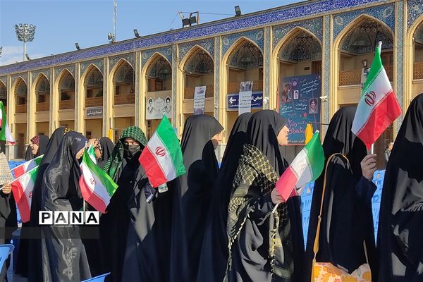 اجتماع چند هزار نفری دانش‌‌آموزان در حرم شاهچراغ (ع)