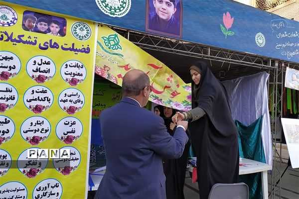اجتماع چند هزار نفری دانش‌‌آموزان در حرم شاهچراغ (ع)