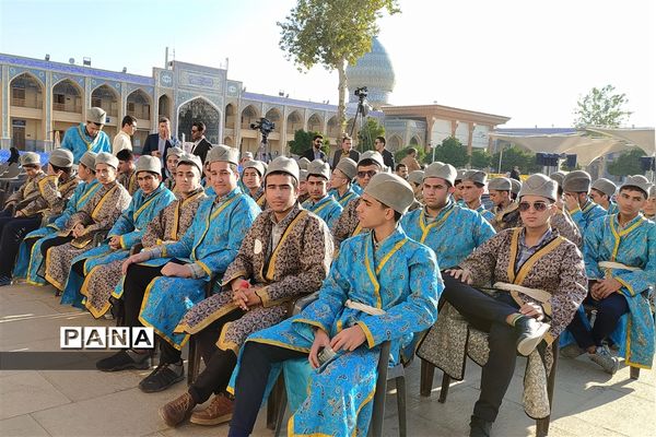 اجتماع چند هزار نفری دانش‌‌آموزان در حرم شاهچراغ (ع)