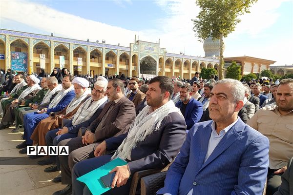 اجتماع چند هزار نفری دانش‌‌آموزان در حرم شاهچراغ (ع)