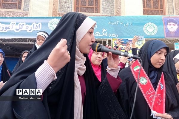 تجمع دانش‌آموز خبرنگاران پانا به‌مناسبت دهه گرامیداشت شهدای دانش‌آموز