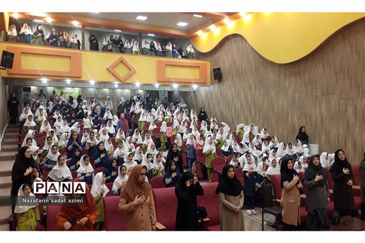 برگزاری جشن روز دانش آموز در دبستان ربابه هاشمیان یزدی شیروان/فیلم